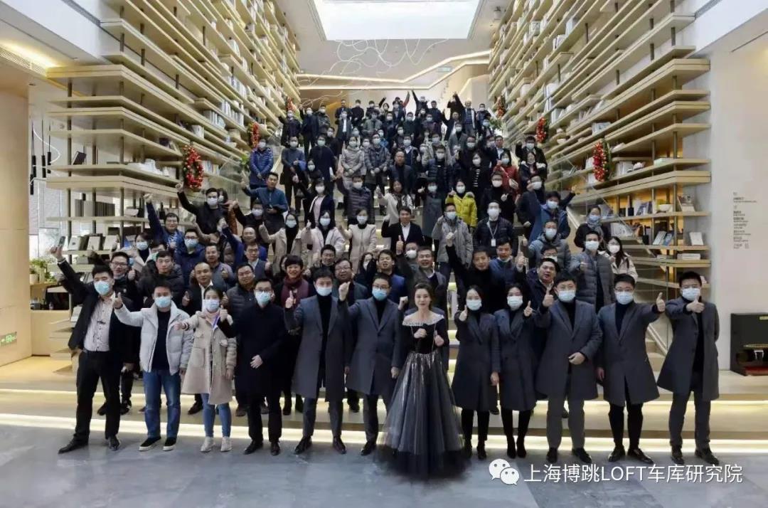 江门全国一百多人在华侨城汉口道6号参观研讨LOFT专利车库技术！